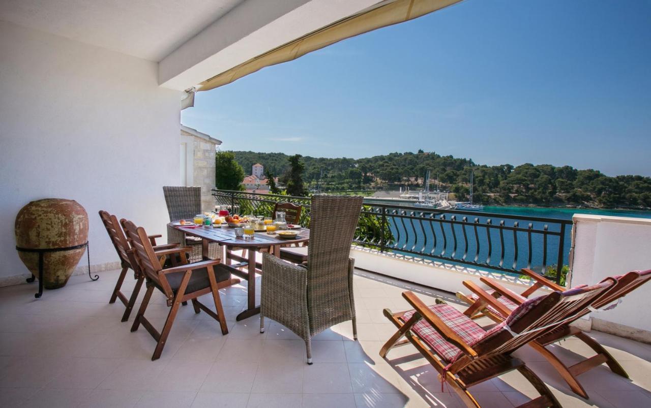 Golden View Luxury Apartment Maslinica Ngoại thất bức ảnh
