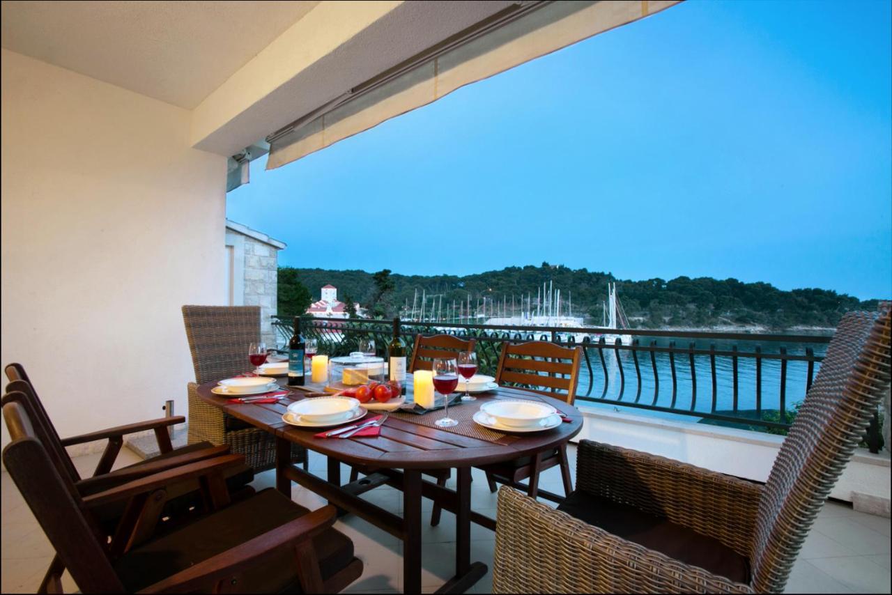 Golden View Luxury Apartment Maslinica Ngoại thất bức ảnh